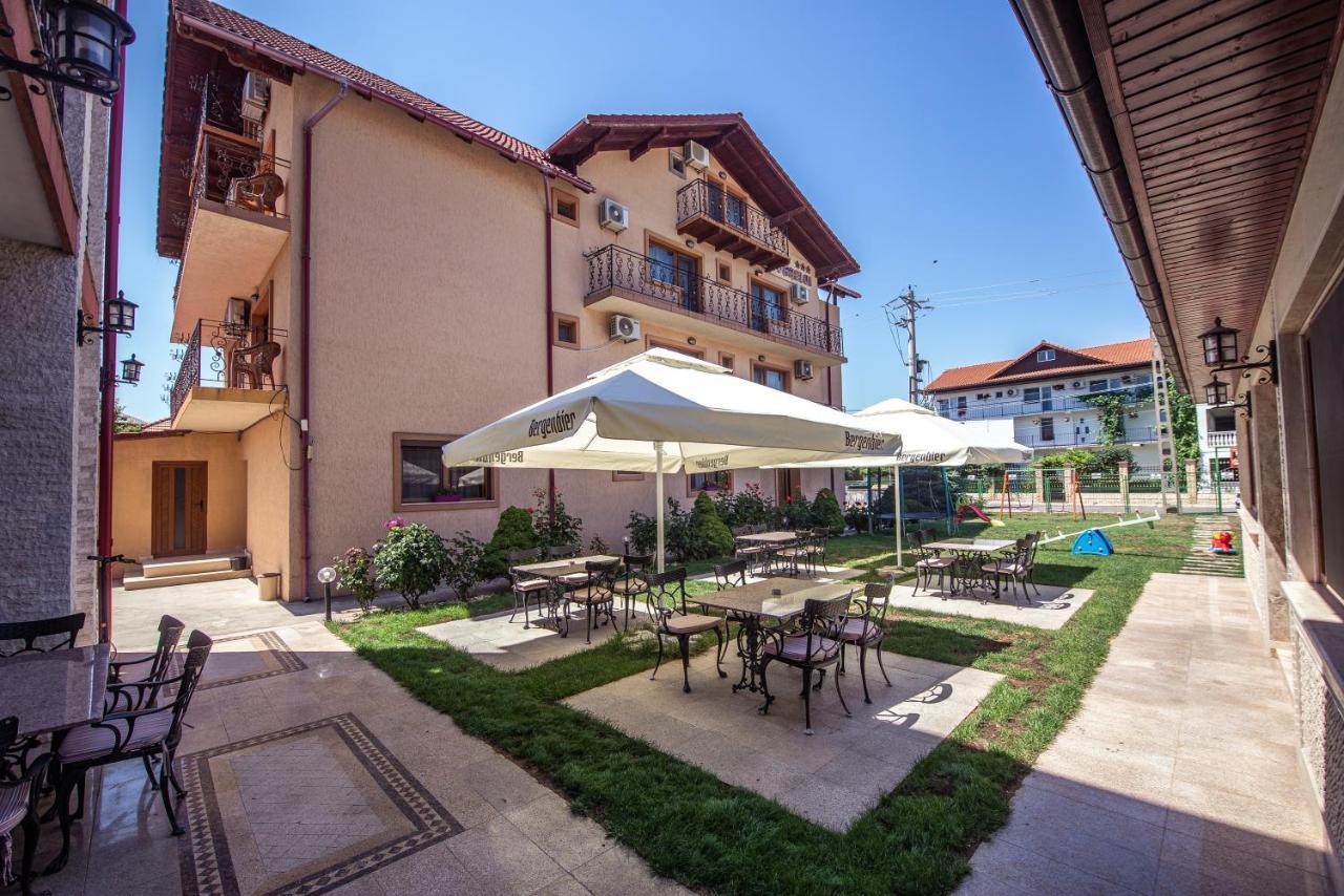 Hotel Casa Soarelui à Două Mai Extérieur photo