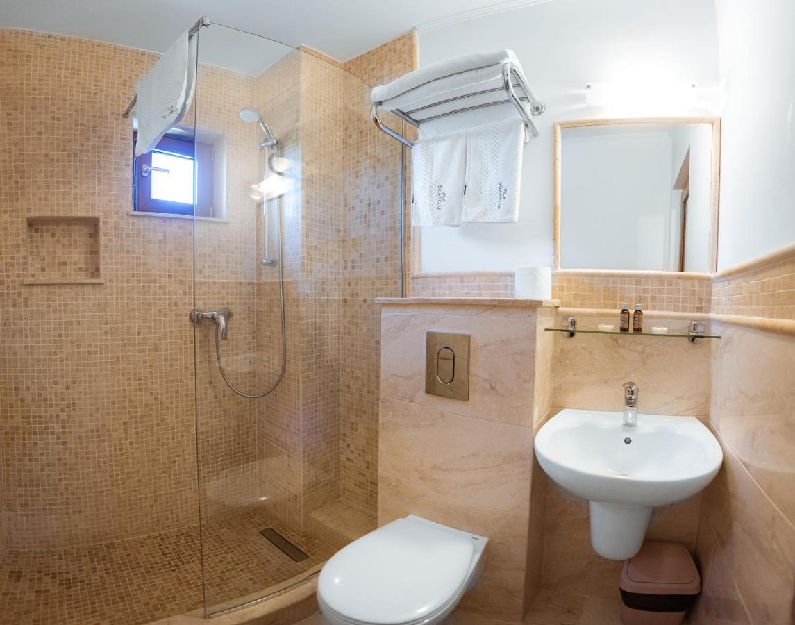 Hotel Casa Soarelui à Două Mai Extérieur photo