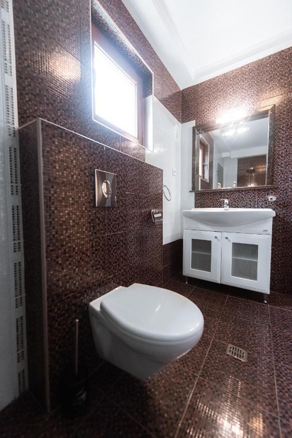 Hotel Casa Soarelui à Două Mai Extérieur photo