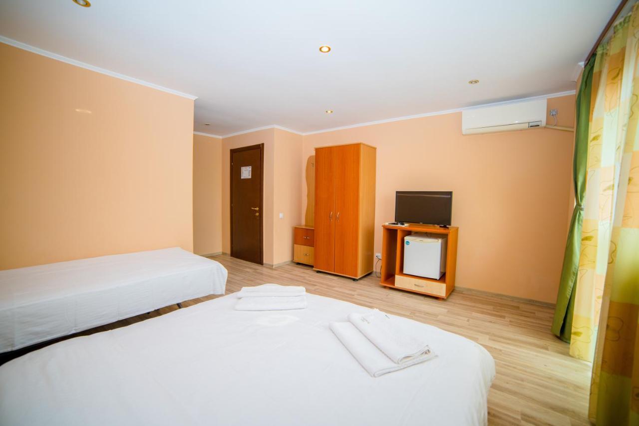 Hotel Casa Soarelui à Două Mai Extérieur photo