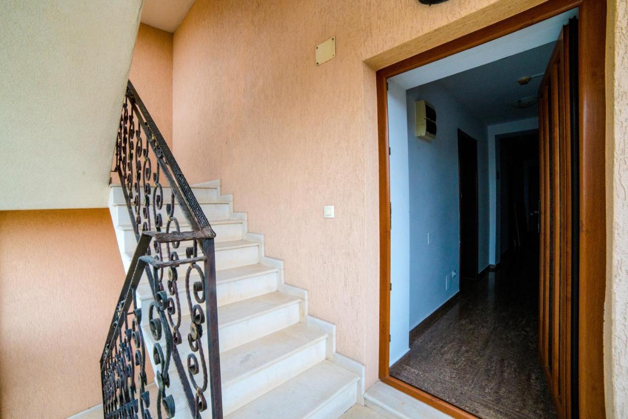 Hotel Casa Soarelui à Două Mai Extérieur photo